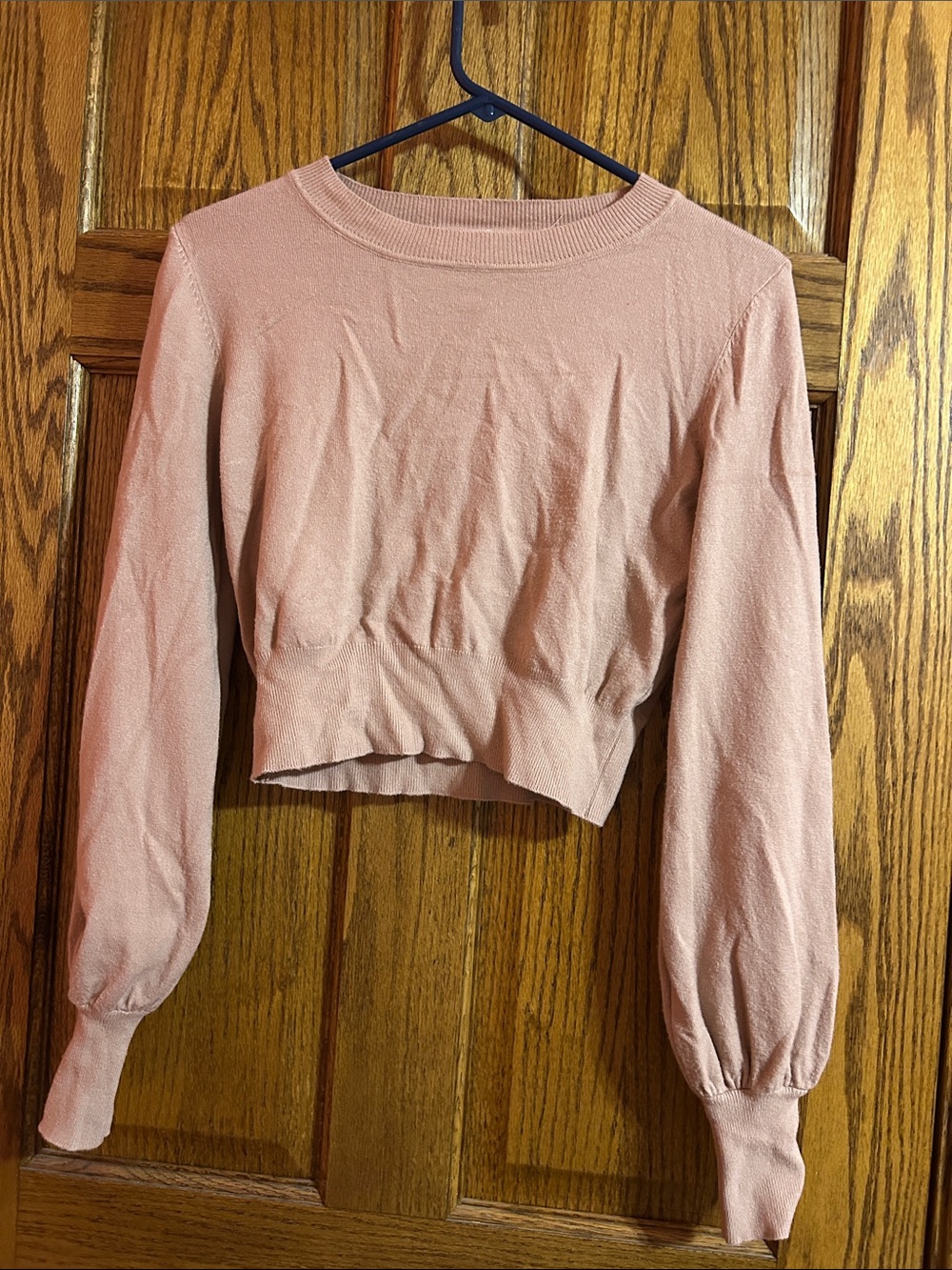 Cropped Long-Sleeve Knit Top in Dusty Pink